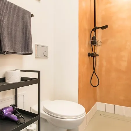 Quiet Center With Private Parking Appartamento Riga