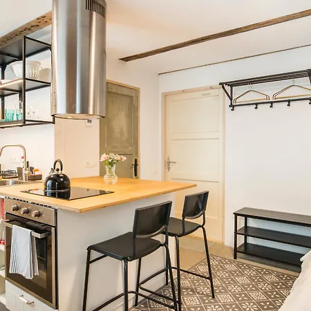 Quiet Center With Private Parking Riga