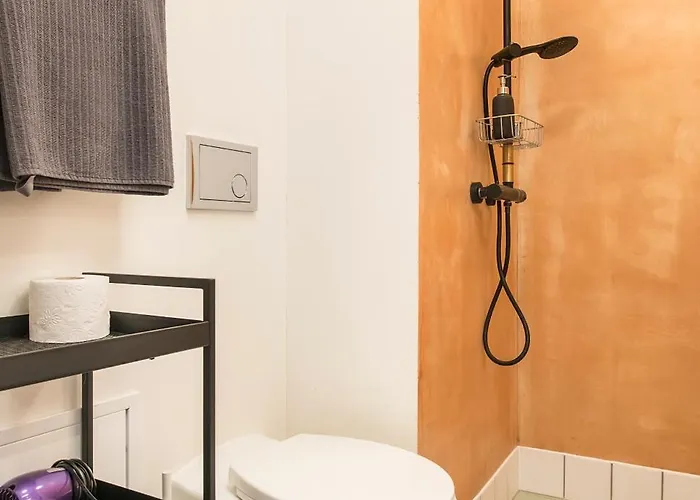 Quiet Center With Private Parking Apartment Riga